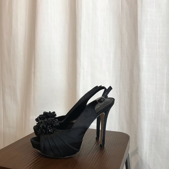 ALDO black heels!! - Picture 3 of 7